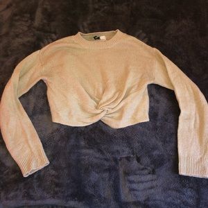 👑 H&M Cropped Sweater